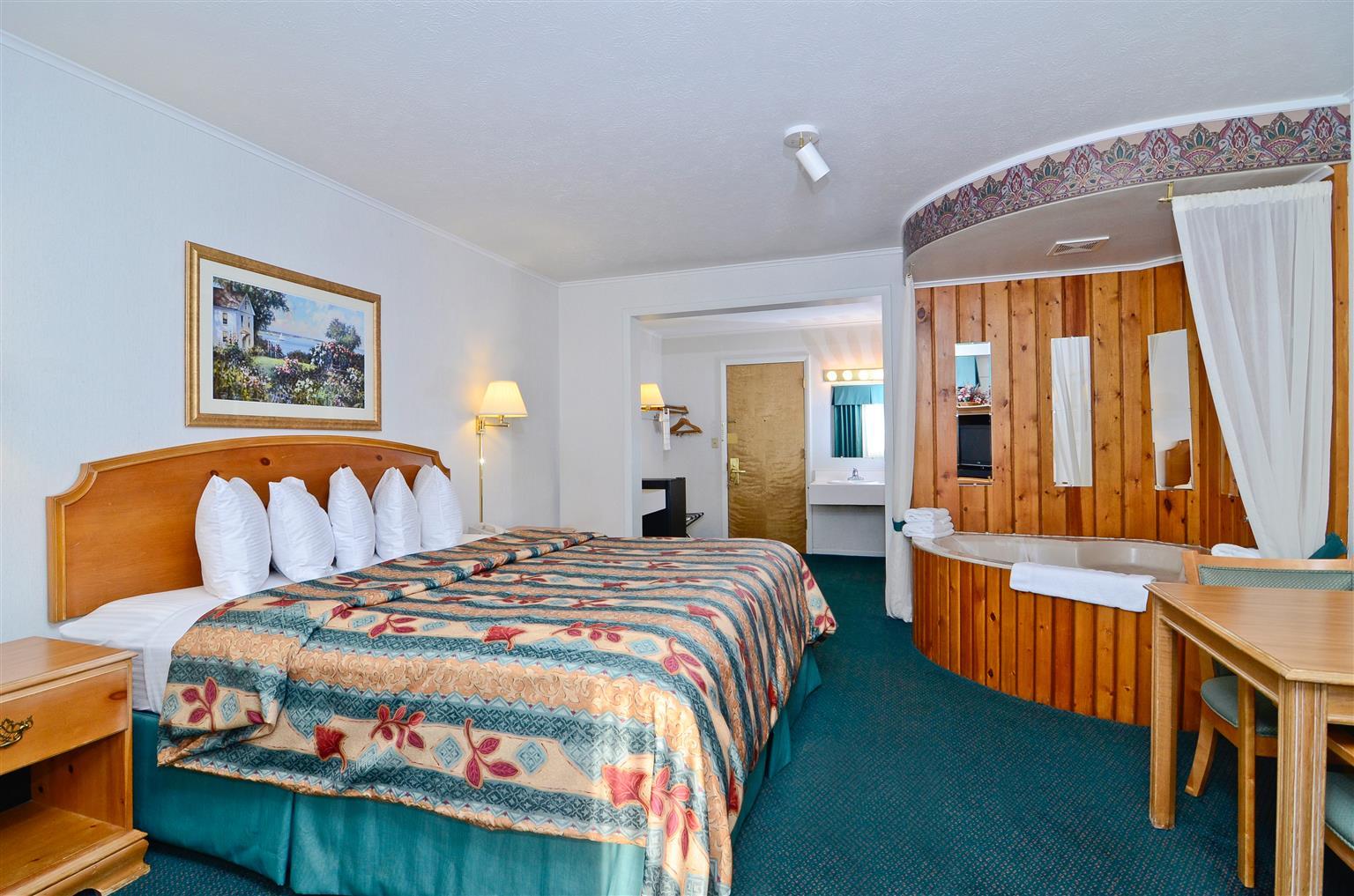 Magnuson Grand Pioneer Inn And Suites Escanaba Habitación foto